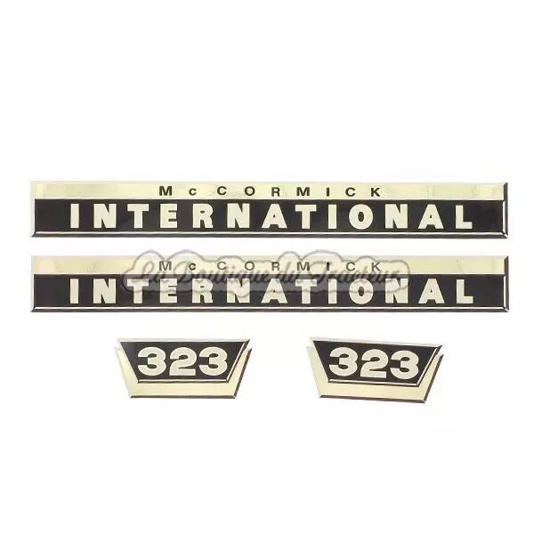 Autocollants lat�raux IHC Mc Cormick International 323 (jeu complet)