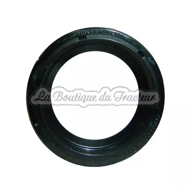 Bague d��tanch�it� sortie de boite de vitesse Massey Ferguson (OEM : 195501M1)