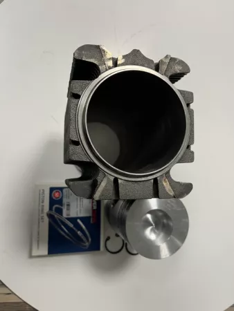 Cylindr&eacute;e Renault Super 3D (bloc abim&eacute;)