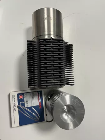 Cylindr&eacute;e Renault Super 3D (bloc abim&eacute;)