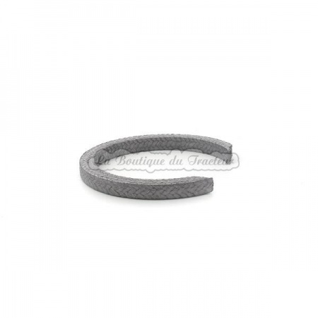 IH F135D rear crankshaft rope seal