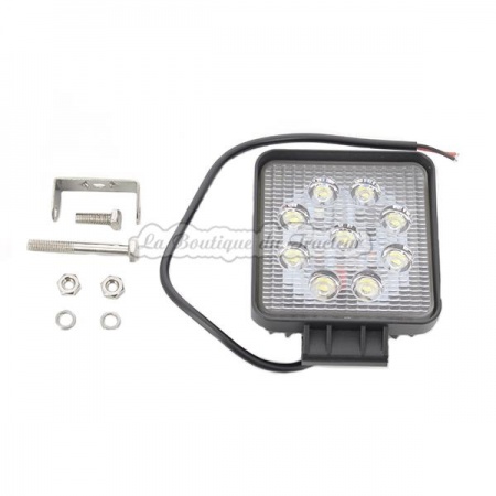 Luz de trabajo LED cuadrada de 2070 lúmenes para cualquier tipo de tractor.