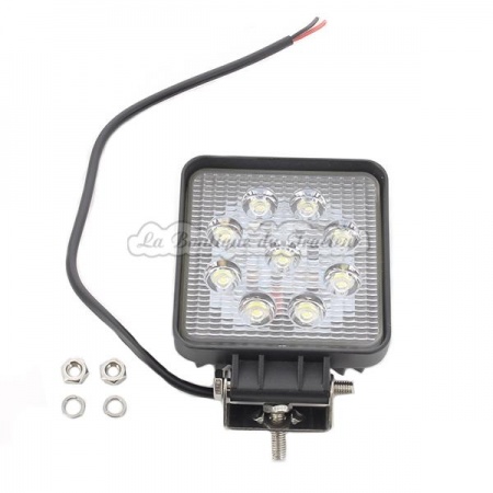 Luz de trabajo LED cuadrada de 2070 lúmenes para cualquier tipo de tractor.