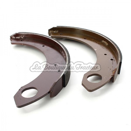Mâchoires de freins Ford 2000, 3000 - la paire (OEM : 81815611)