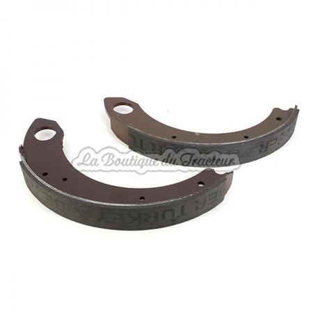 Mâchoires de freins Ford 2000, 3000 - la paire (OEM : 81815611)