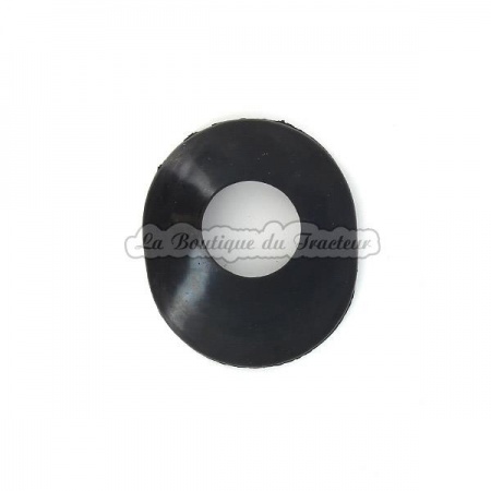 MF135 dust cover under wheel