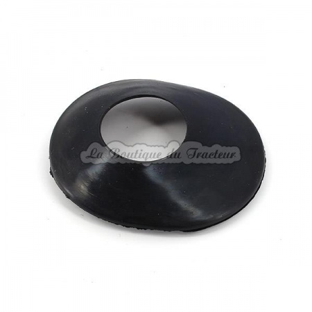 MF135 dust cover under wheel