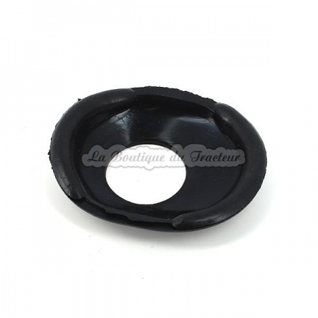 MF135 dust cover under wheel