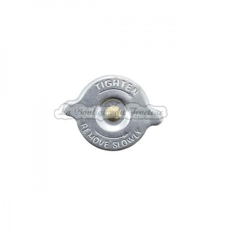 Radiator cap for John Deere 2030 tractors. Replaces OEM part number: AT20719.