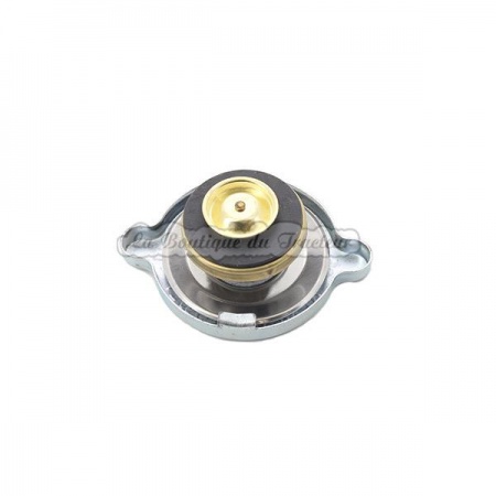 Radiator cap for John Deere 2030 tractors. Replaces OEM part number: AT20719.
